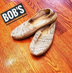 Bob's womens plush-daisy Crocheted Ballet Flat